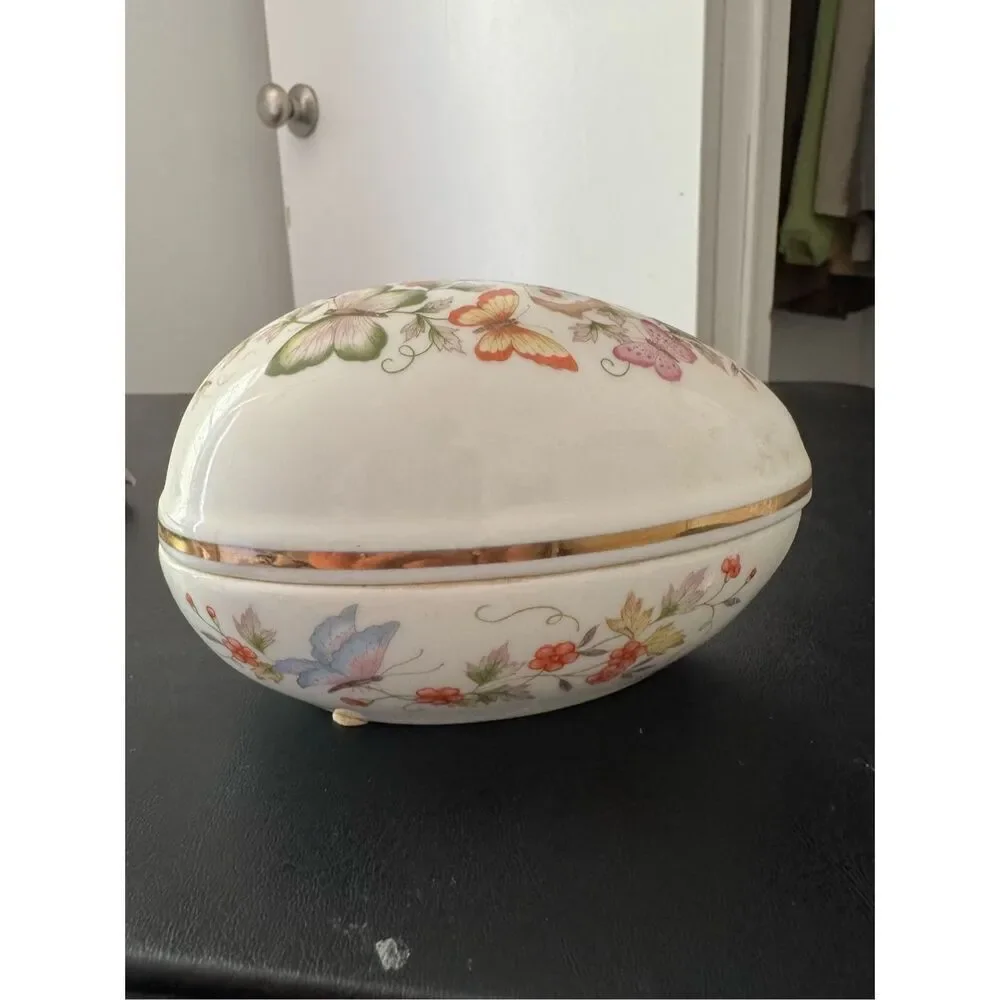 Vintage 70’s 22k Gold Avon Butterfly Floral Egg Shaped Trinket Jewelry Box Boho